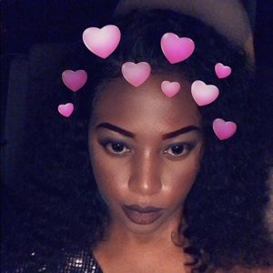 Meet your Posher, Deidre-ann